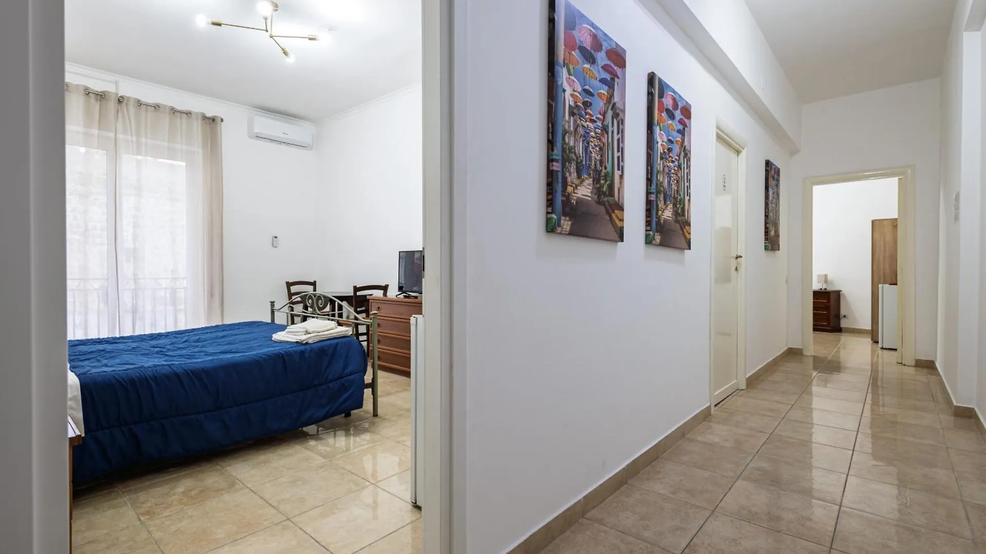 Roomors Of Naples