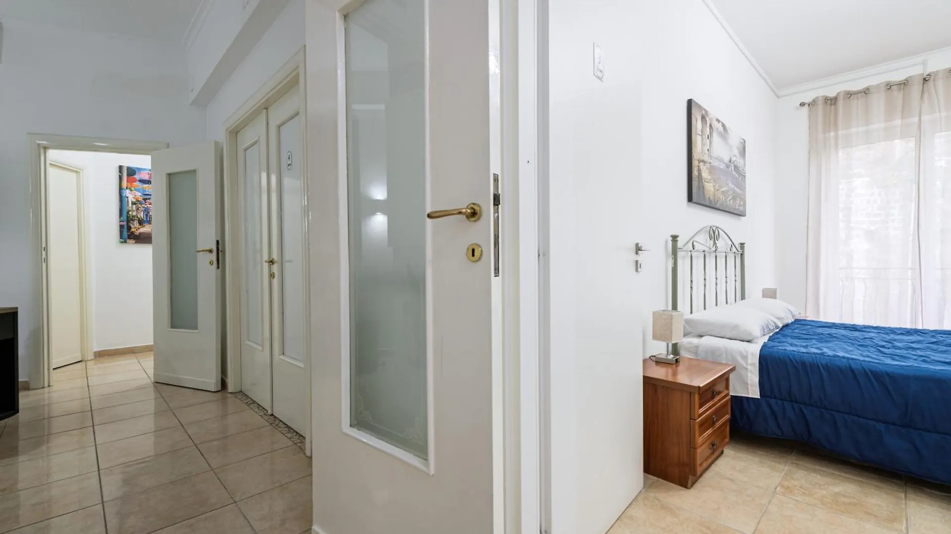 Roomors Of Naples