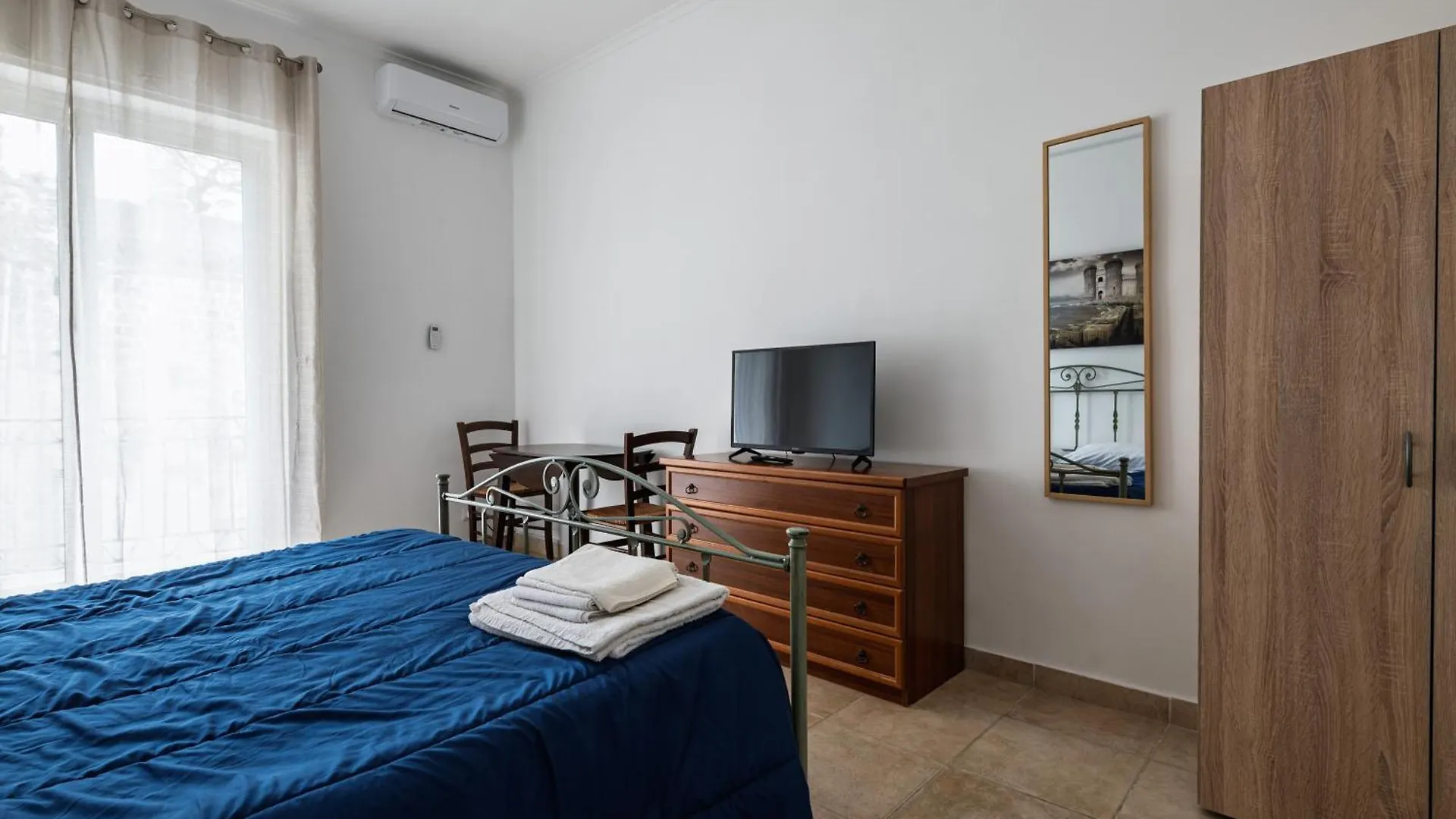 Roomors Of Naples 0*,  Italy