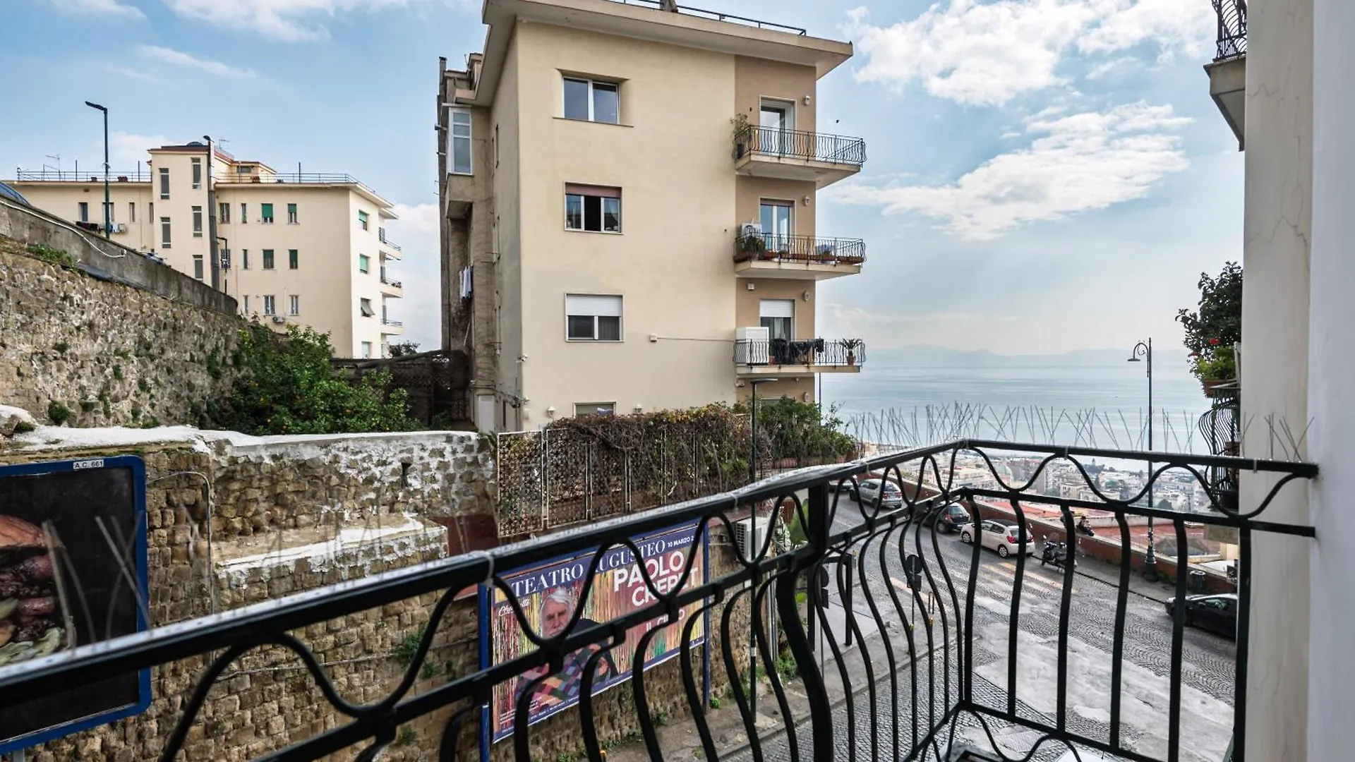 Roomors Of Naples Guest house