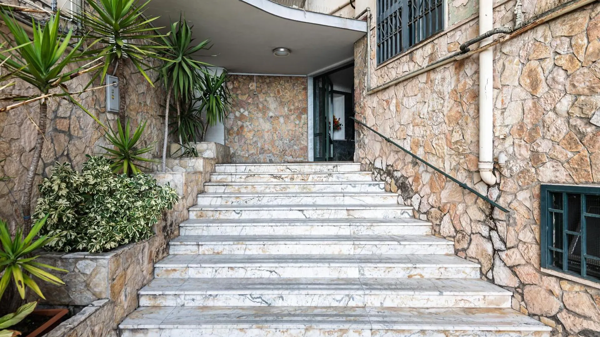 Guest house Roomors Of Naples Italy